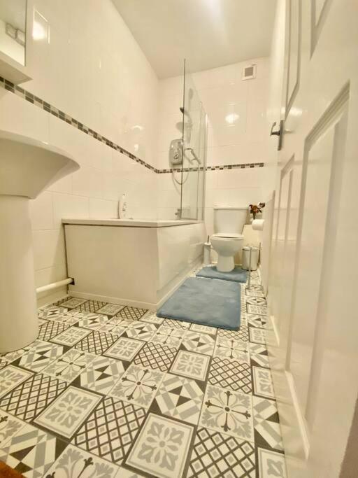 5 Bedroom House Near Cardiff City. Экстерьер фото