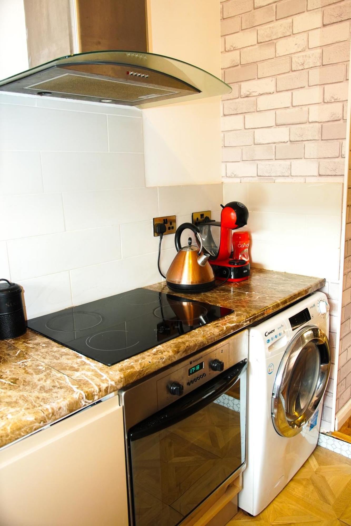 5 Bedroom House Near Cardiff City. Экстерьер фото